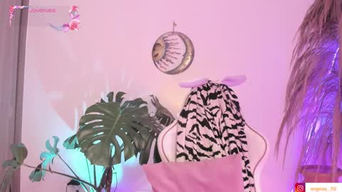 Snapshot of anngel_1 chatting on 16, 11, 2025 Angel online show from 16, 11, 2025