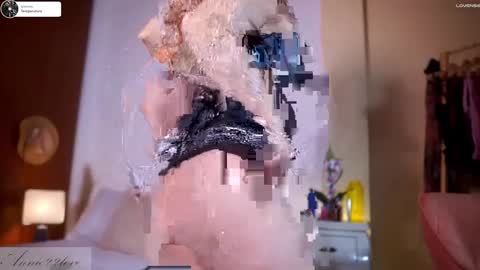 Annie independent model online show from 21, 1, 2025