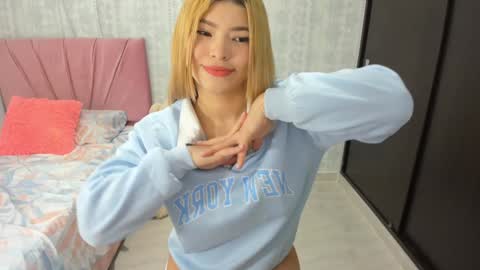 Snapshot of annie_andrade1 chatting on 5, 2, 2025 annie online show from 5, 2, 2025