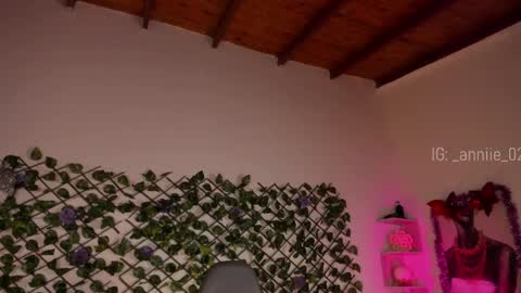 annie_barozzi online show from 18, 12, 2024