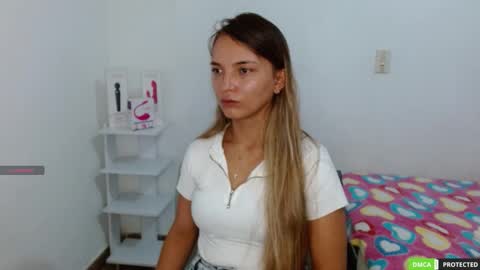 annie cherry independent model online show from 18, 9, 2025