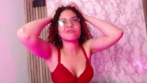 Snapshot of annie_chers chatting on 18, 11, 2025 annie_chers online show from 18, 11, 2025