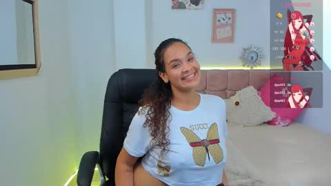 Snapshot of annie_collen chatting on 24, 2, 2025 Anna online show from 24, 2, 2025
