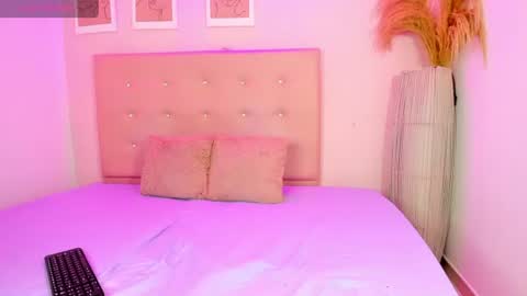 Snapshot of annie_dolce_ chatting on 10, 6, 2026 annie_dolce_ online show from 10, 6, 2026