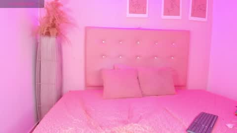 Snapshot of annie_dolce_ chatting on 11, 7, 2026 annie_dolce_ online show from 11, 7, 2026