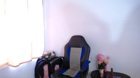 Snapshot of annie_doll1 chatting on 7, 10, 2025 Annie3 online show from 7, 10, 2025