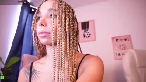 Snapshot of annie_es chatting on 31, 10, 2025 Annie online show from 31, 10, 2025