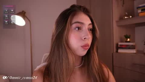 Annie Evans online show from 17, 12, 2025