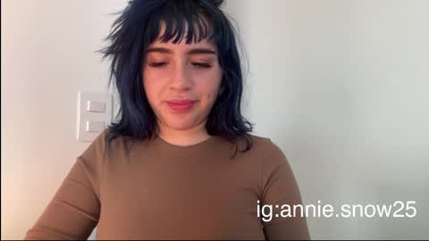 JEANNE no olvides seguirme dont forget follow me  uu online show from 28, 2, 2025