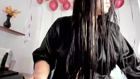 Snapshot of annie_sweet6 chatting on 7, 11, 2025 Annie online show from 7, 11, 2025