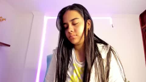 Snapshot of annie_sweet6 chatting on 13, 11, 2025 Annie online show from 13, 11, 2025