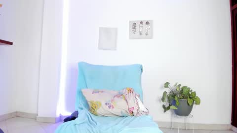 Snapshot of annie_sweet6 chatting on 13, 12, 2025 Annie online show from 13, 12, 2025