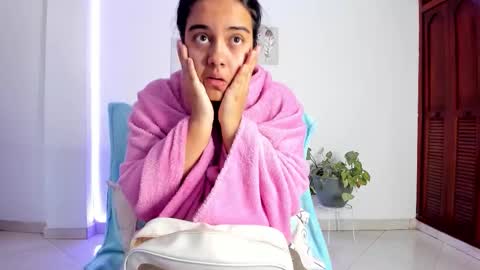 Snapshot of annie_sweet6 chatting on 22, 12, 2025 Annie online show from 22, 12, 2025