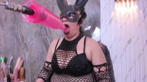 annie_wigg_ online show from 11, 9, 2025