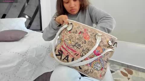 Annie and Stefan online show from 3, 12, 2024