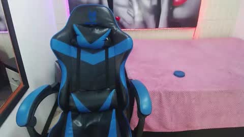 Snapshot of anniee_x chatting on 25, 1, 2025 Anniee online show from 25, 1, 2025