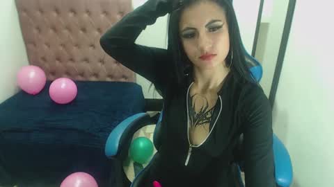 Snapshot of anniee_x chatting on 12, 2, 2025 Anniee online show from 12, 2, 2025