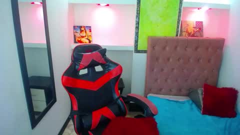 Snapshot of anniee_x chatting on 17, 9, 2025 Anniee online show from 17, 9, 2025