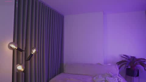 Annie FREE TRIAL IN BIO online show from 11, 5, 2026