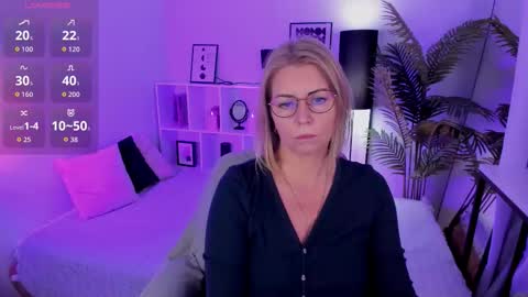 Annie online show from 25, 10, 2025