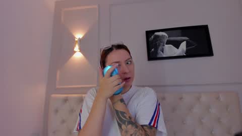 Annie online show from 29, 1, 2025