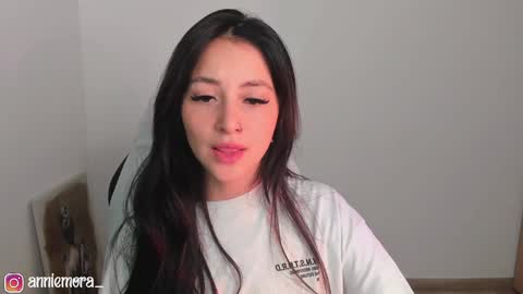 Snapshot of anniemora_ chatting on 8, 1, 2025 Annie online show from 8, 1, 2025