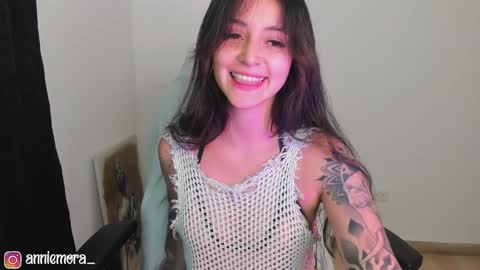 Snapshot of anniemora_ chatting on 24, 1, 2025 Annie online show from 24, 1, 2025