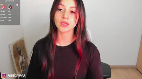 Snapshot of anniemora_ chatting on 1, 2, 2025 Annie online show from 1, 2, 2025