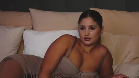 Snapshot of anniestyles chatting on 5, 10, 2025 AnnieStyles online show from 5, 10, 2025