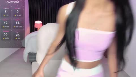 Anniiee online show from 8, 3, 2025