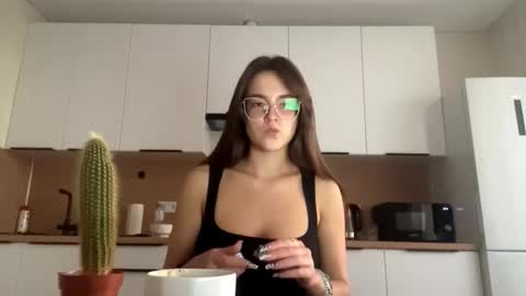 Leila Bruno online show from 11, 9, 2025