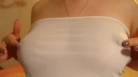 Snapshot of anny_dee chatting on 7, 10, 2025 Anny online show from 7, 10, 2025