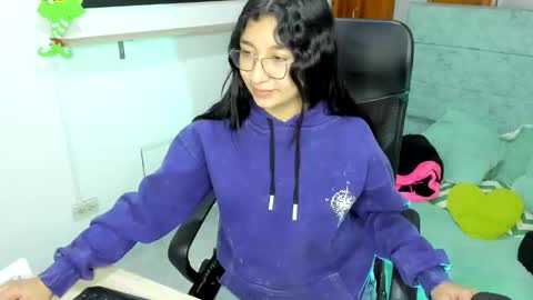 anny_jones01 online show from 22, 12, 2025