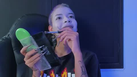 Snapshot of anny_kiitty_ chatting on 28, 11, 2025 Anny online show from 28, 11, 2025