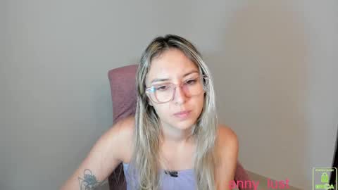 Snapshot of anny_lust chatting on 1, 11, 2025 Issabela online show from 1, 11, 2025