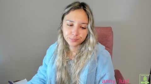Snapshot of anny_lust chatting on 13, 11, 2025 Issabela online show from 13, 11, 2025