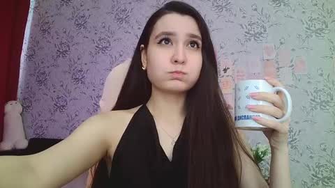 Snapshot of anny_shine chatting on 4, 3, 2025 Annie online show from 4, 3, 2025