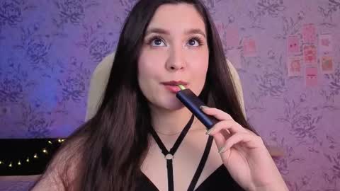 Snapshot of anny_shine chatting on 27, 10, 2025 Annie online show from 27, 10, 2025