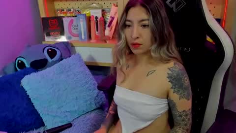 anny_stan online show from 7, 1, 2025