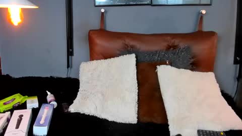 anny_stan online show from 1, 2, 2025