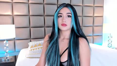 Snapshot of annyhizzle chatting on 27, 2, 2025 online show from 27, 2, 2025