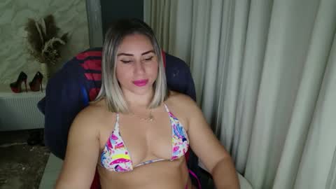 Snapshot of annyloveyou chatting on 3, 10, 2025 Annyfit4you online show from 3, 10, 2025