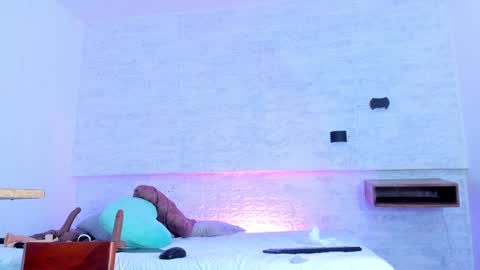 Snapshot of annyluna1 chatting on 4, 1, 2025 Annyluna online show from 4, 1, 2025