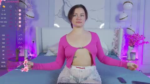 Snapshot of annysue_ chatting on 16, 10, 2025 AnnySue online show from 16, 10, 2025