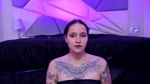 AnnyT online show from 1, 2, 2025