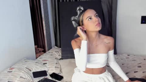 anotella_aa online show from 15, 5, 2026