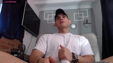 Snapshot of antarahasbun chatting on 15, 12, 2024 Antara online show from 15, 12, 2024