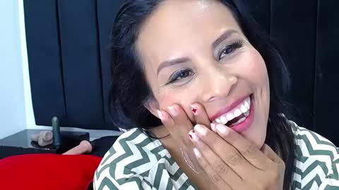 Anthonelaa   online show from 6, 3, 2025