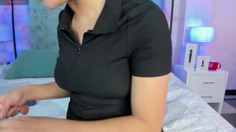Snapshot of anthoneladuque chatting on 10, 10, 2025 anthonelaDuque online show from 10, 10, 2025