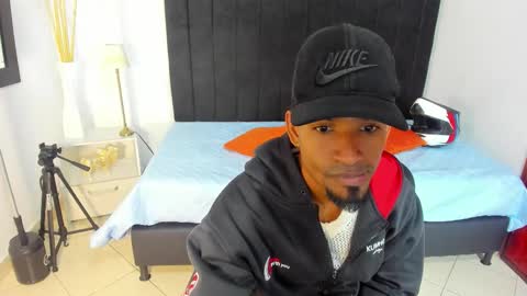 Snapshot of anthoy_wayans chatting on 5, 11, 2025 online show from 5, 11, 2025